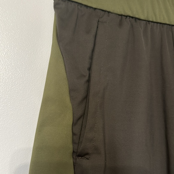 Men’s Adidas Green 7” Unlined Gym Shorts size S. Silky soft and comfortable. - Picture 5 of 6